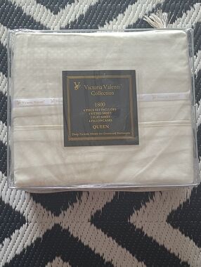 Victoria Valenti , 1800 Collection , Queen Ivory 6 Pc Sheet Set
